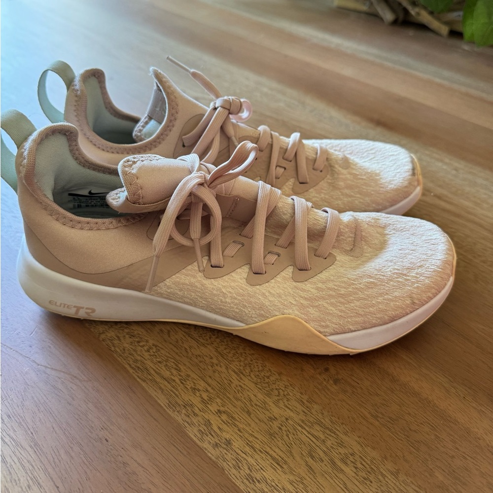 Nike Tennis Shoes